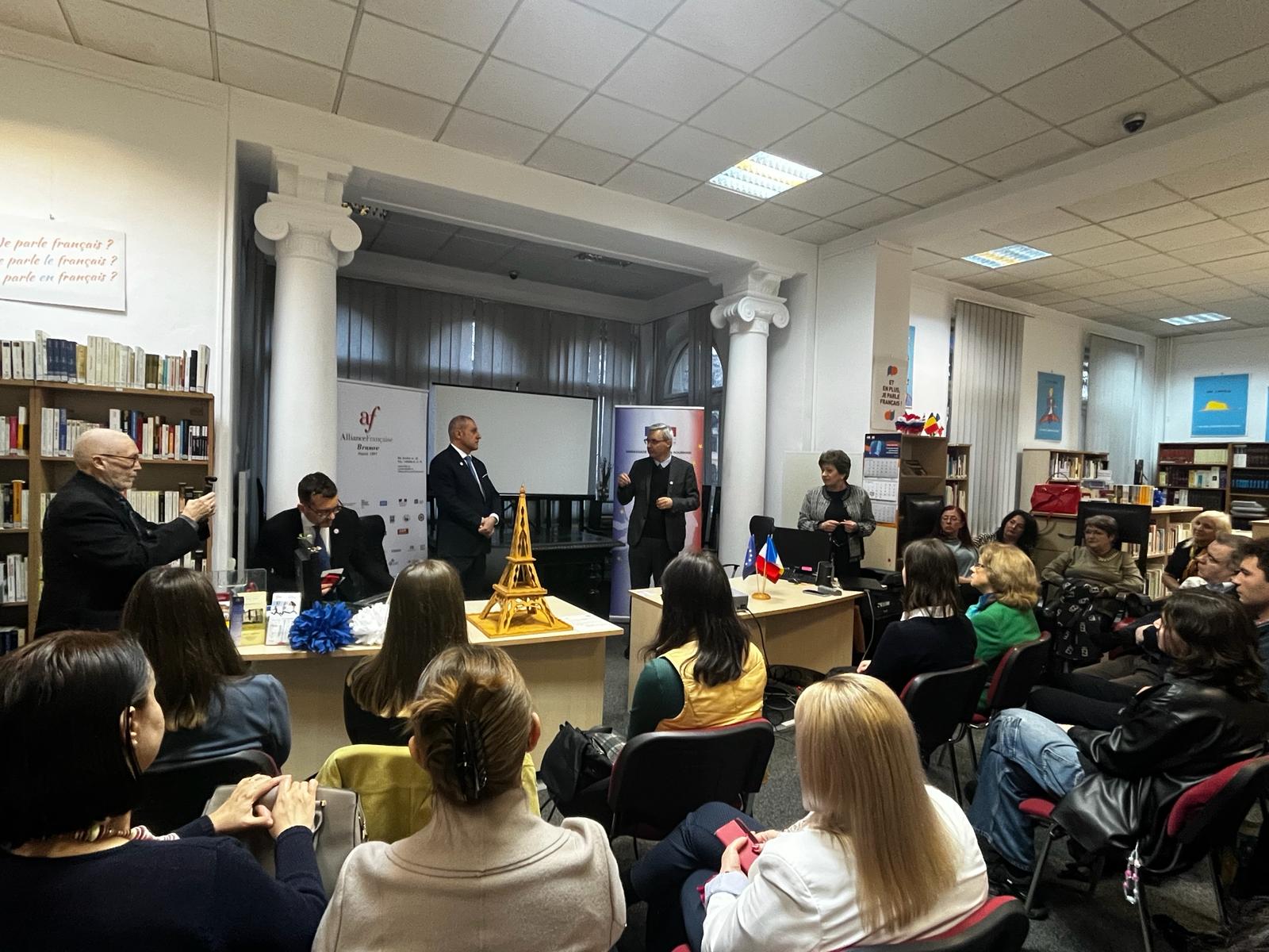 431186515 1976901196037662 3121524858631696769 n